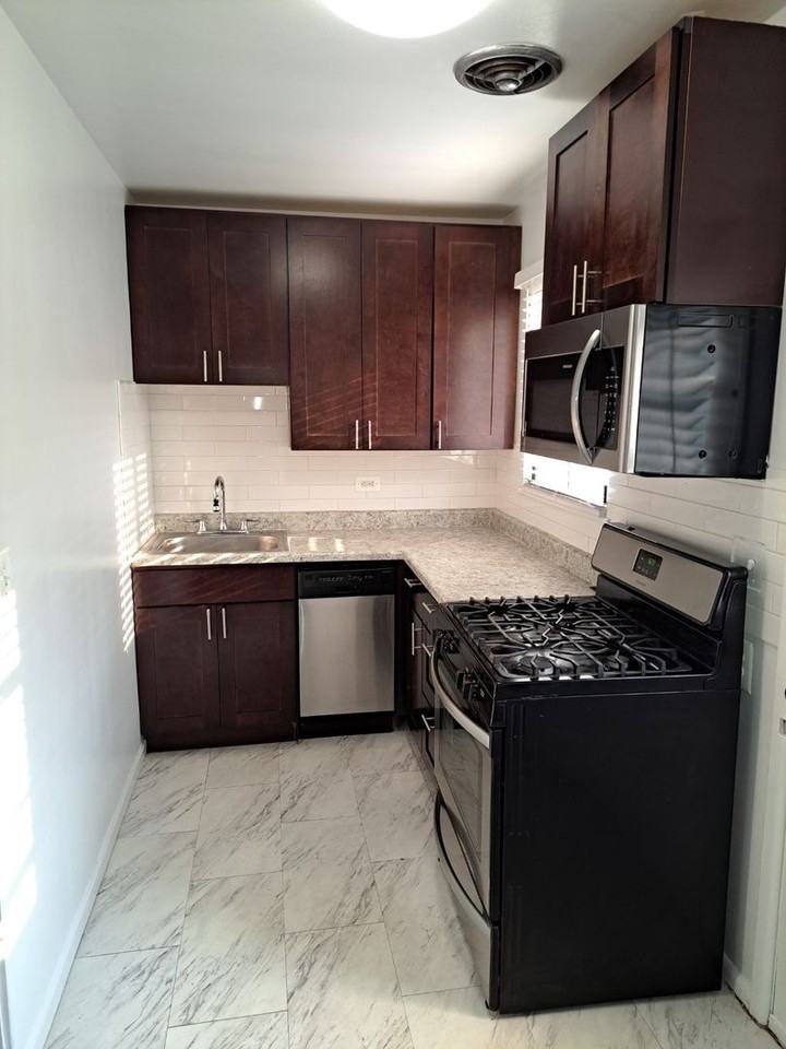 1933-43 Hickory Road - Photo 3 of 33