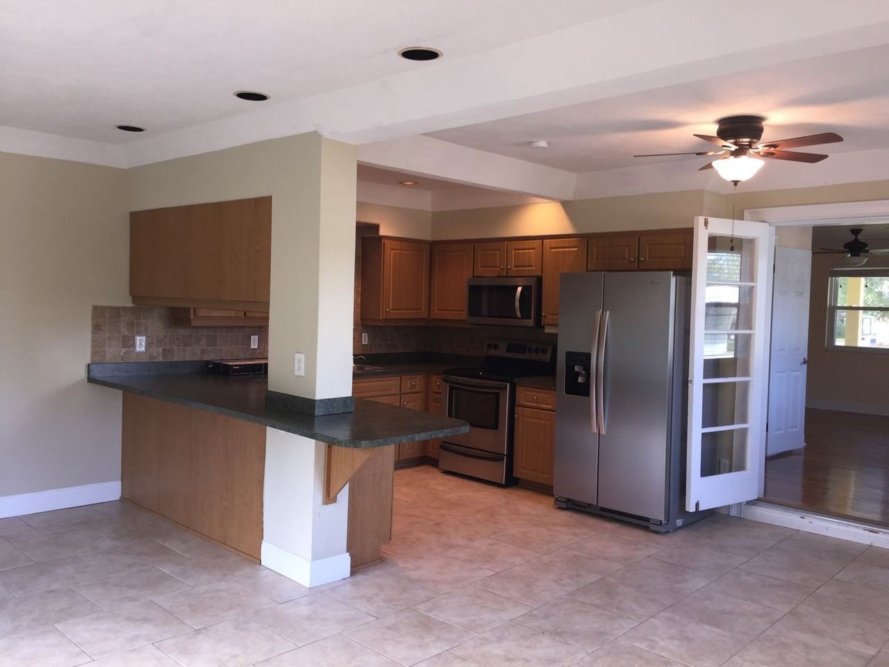 619 E Ridgewood Ave - Photo 4 of 17