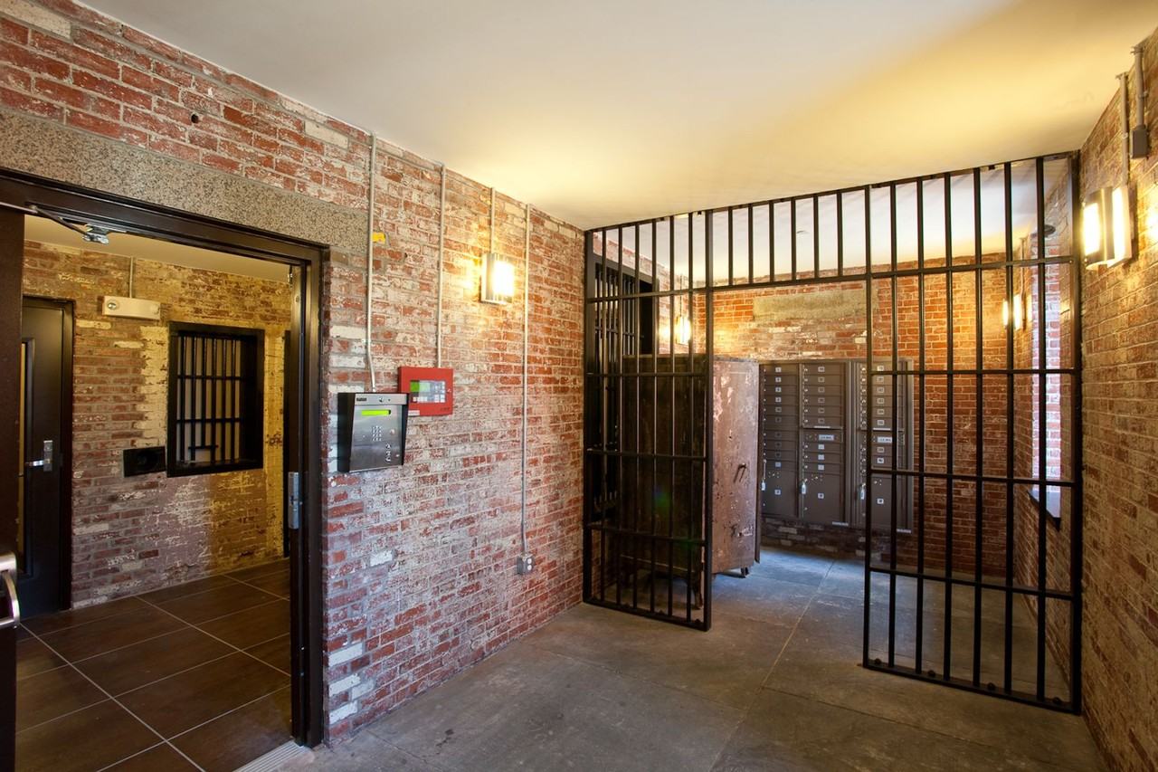 Olde Salem Jail - Photo 3 of 17