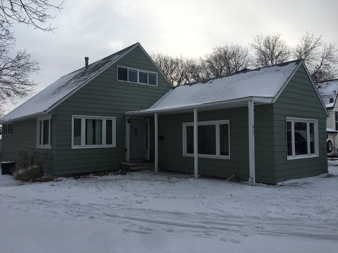 821 10th Avenue Northwest