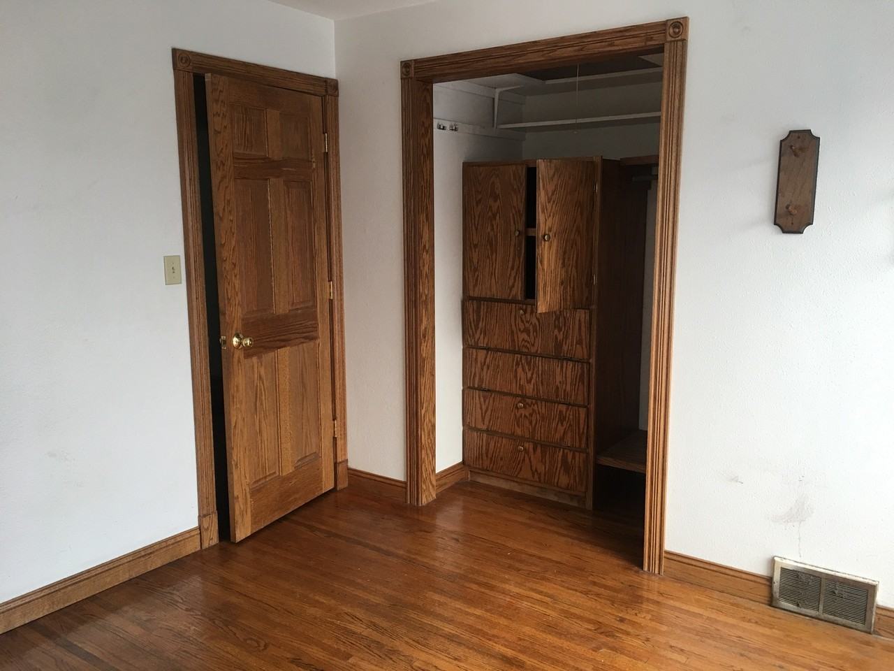 821 10th Avenue Northwest - Photo 3 of 6