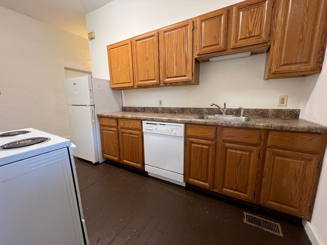 333 Morewood Avenue - Photo 2 of 21