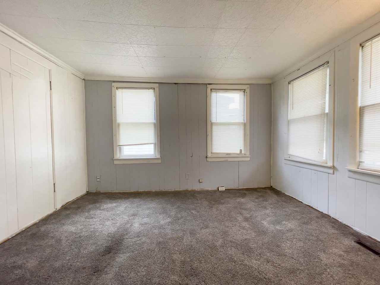 912 South Penn Street - Photo 2 of 25