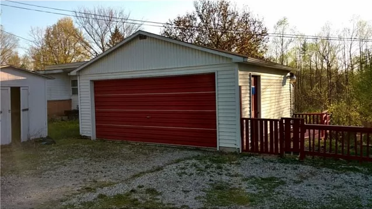 73 11th St - Photo 2 of 11