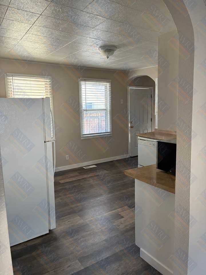 1212 11th Street - Photo 3 of 13