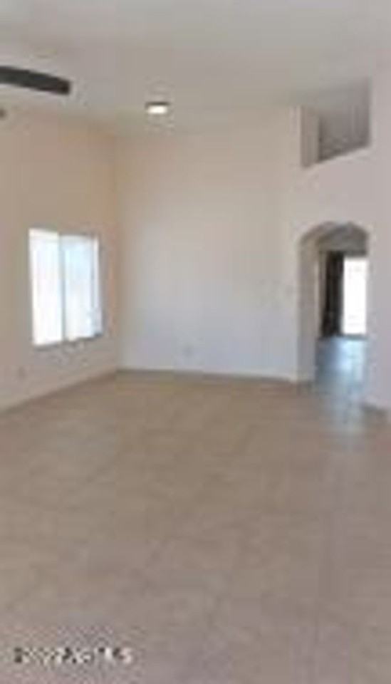 2853 Northridge St - Photo 6 of 49