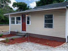 208 Sears Ave Ne - Photo 1 of 1