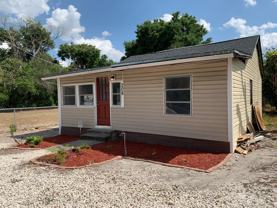 208 Sears Avenue Northeast - Photo 1 of 1