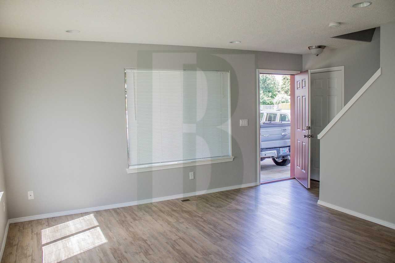 4480 Benham Ave Se - Photo 2 of 15