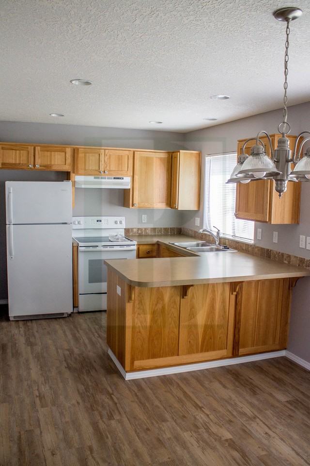 4480 Benham Ave Se - Photo 4 of 15