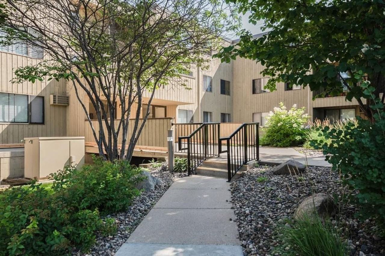 4101 Parklawn Ave - Photo 2 of 11