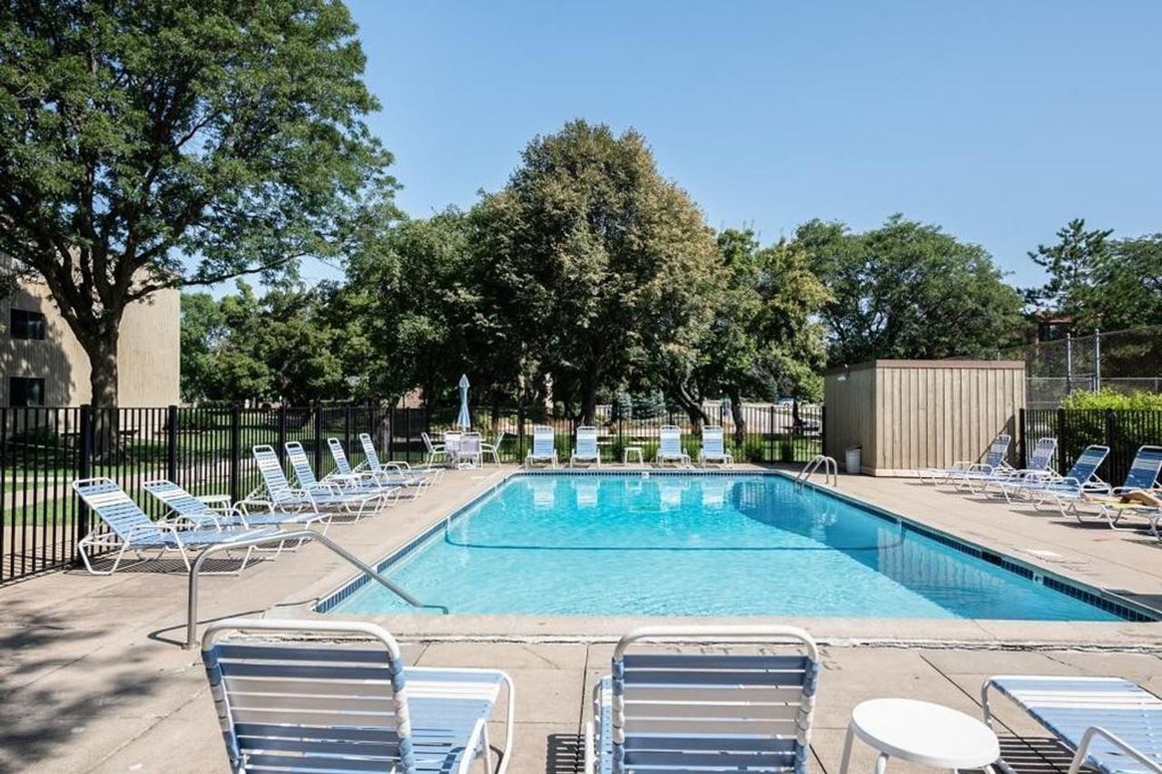 4101 Parklawn Ave - Photo 5 of 11