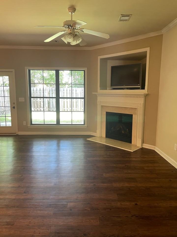 1955 Stephanie Ct - Photo 7 of 13