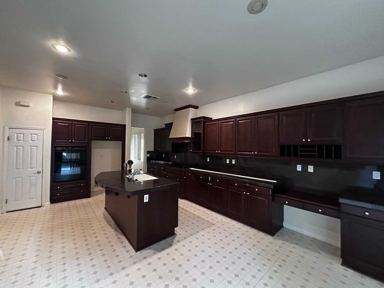 5309 Pelican Hill Dr - Photo 3 of 15