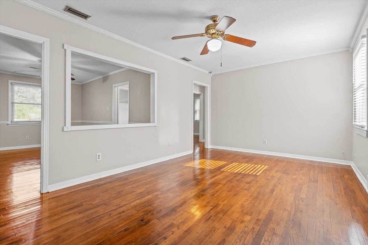 315 Azalea Cir W - Photo 2 of 24