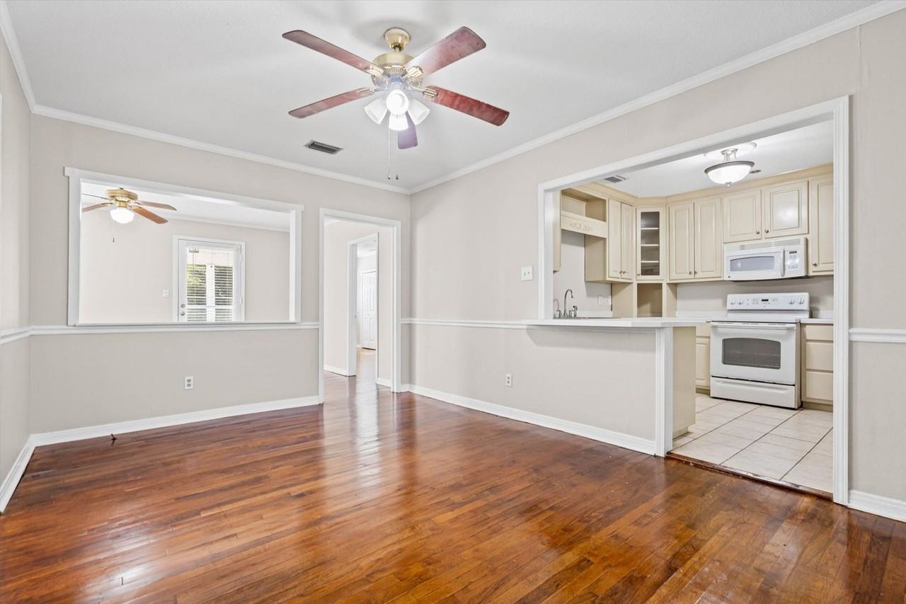 315 Azalea Cir W - Photo 4 of 24