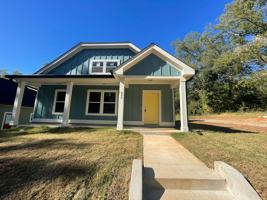 featured image of 892 Waddell St