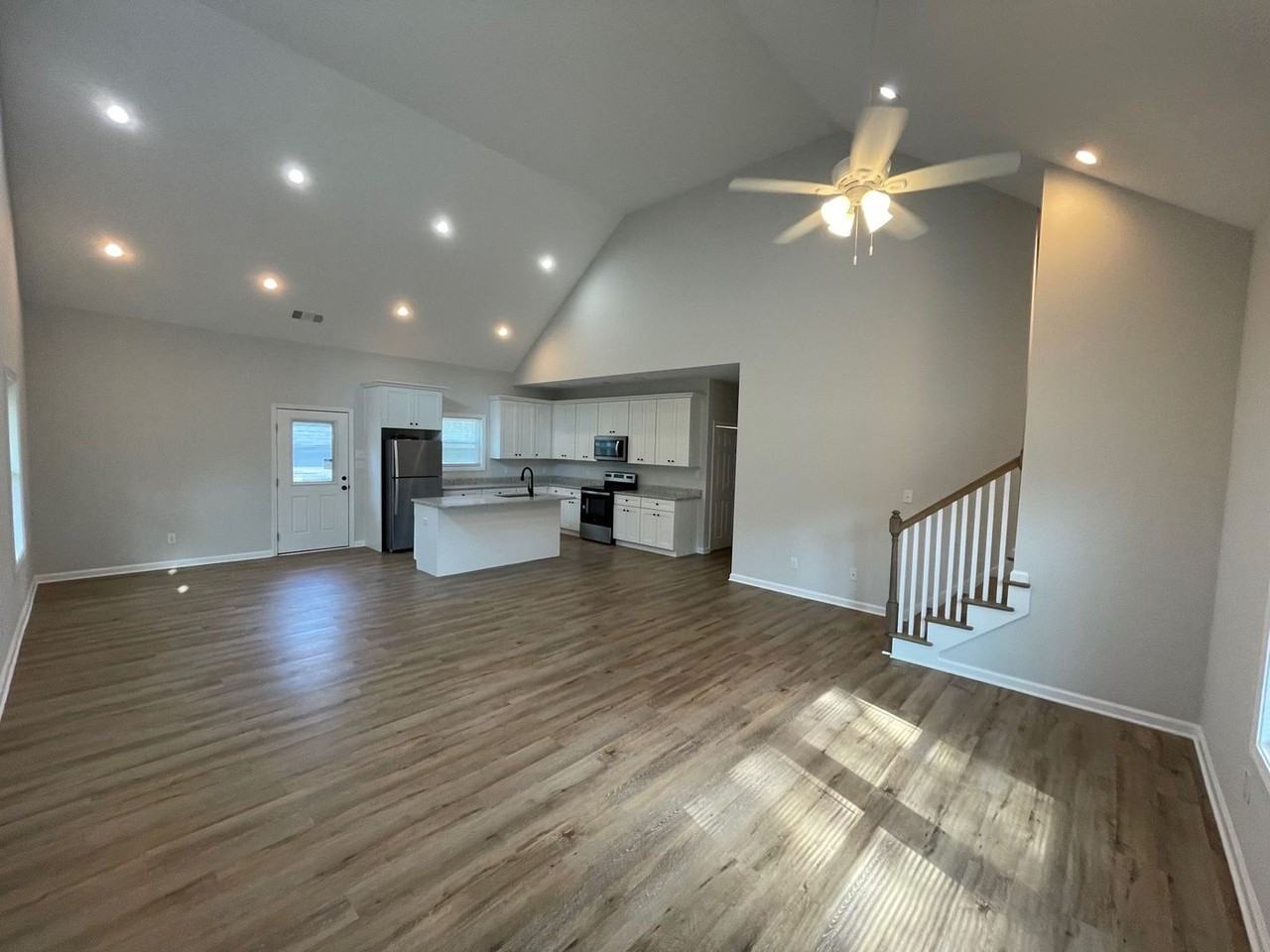892 Waddell St - Photo 4 of 15