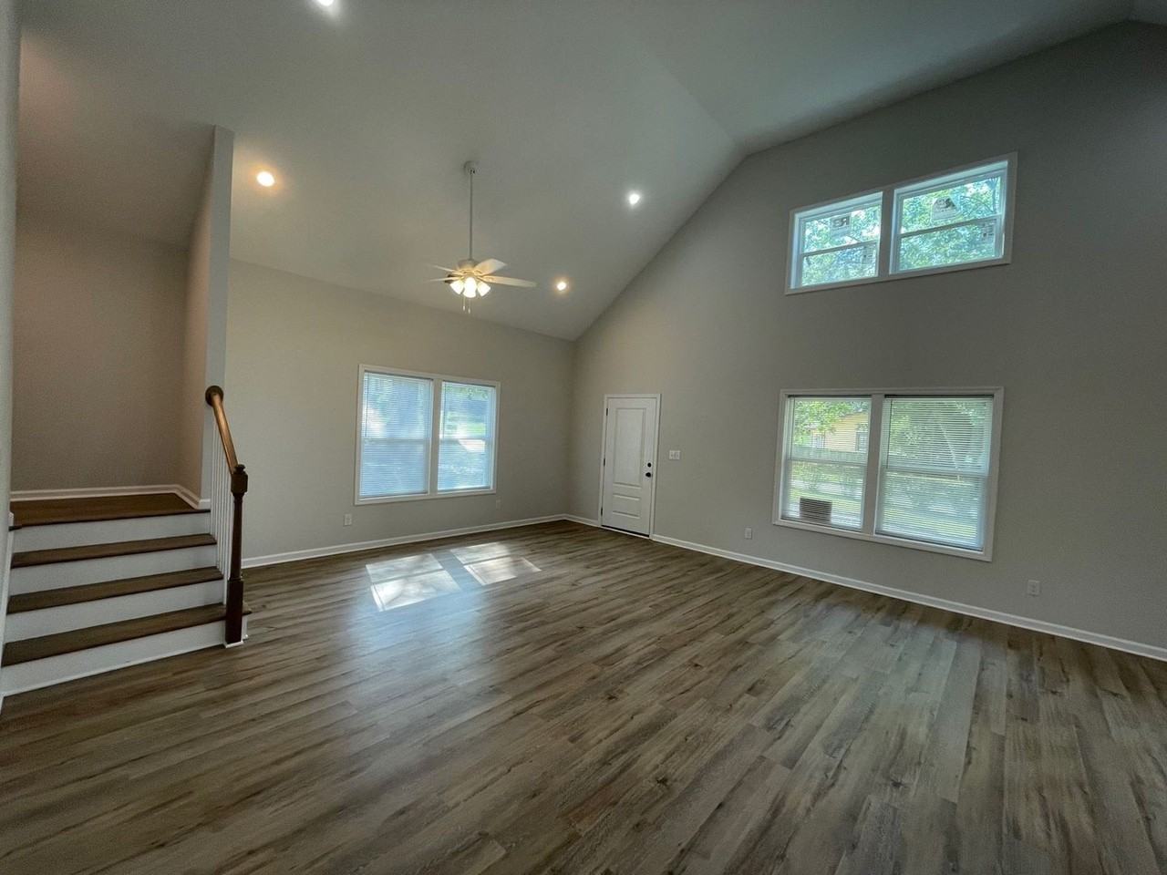 892 Waddell St - Photo 7 of 15