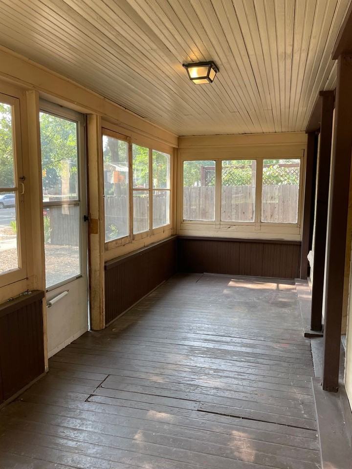 421 S Loomis Ave - Photo 5 of 29