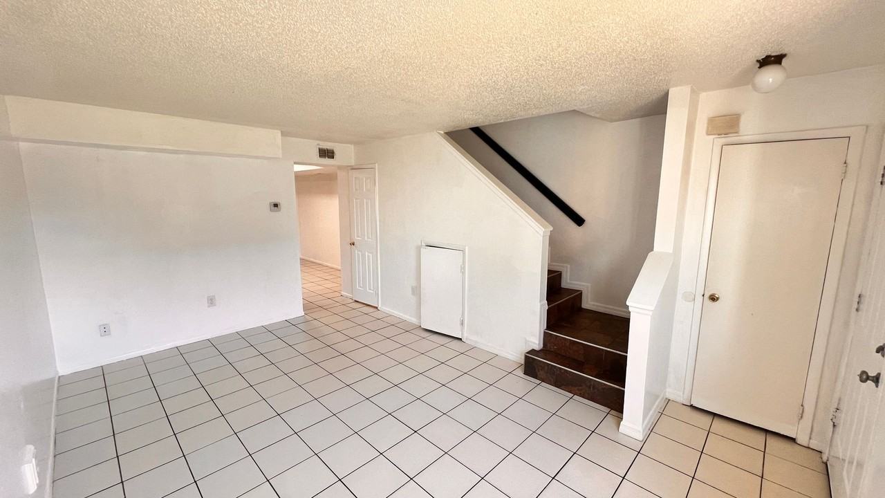 122 Lori Anne Ln - Photo 3 of 23