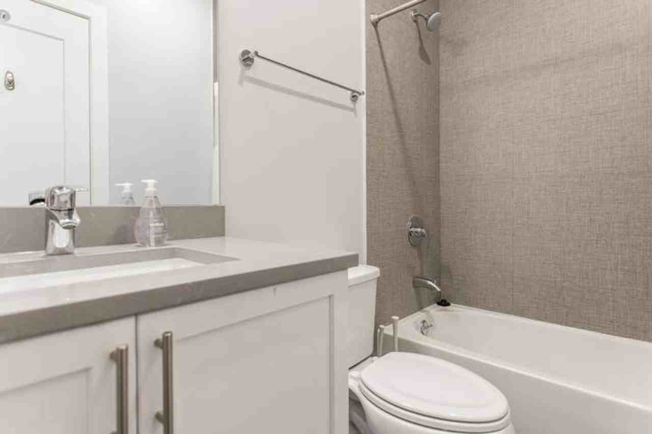1212 North Paulina Street - Photo 7 of 11