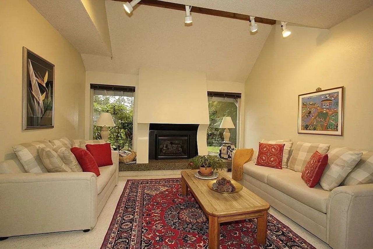 11325 Ne 103rd St - Photo 2 of 9