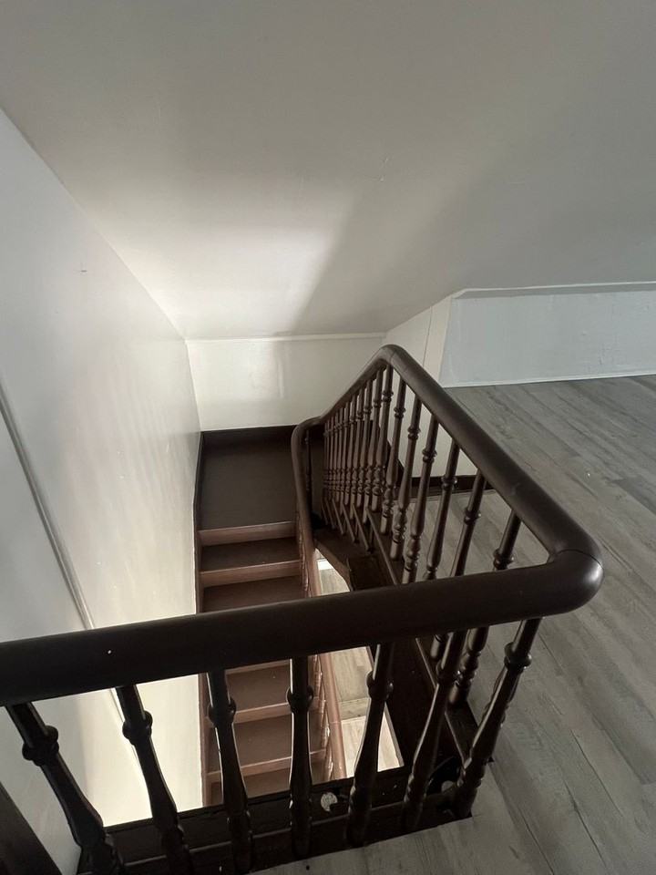 857 E Market St - Photo 3 of 15