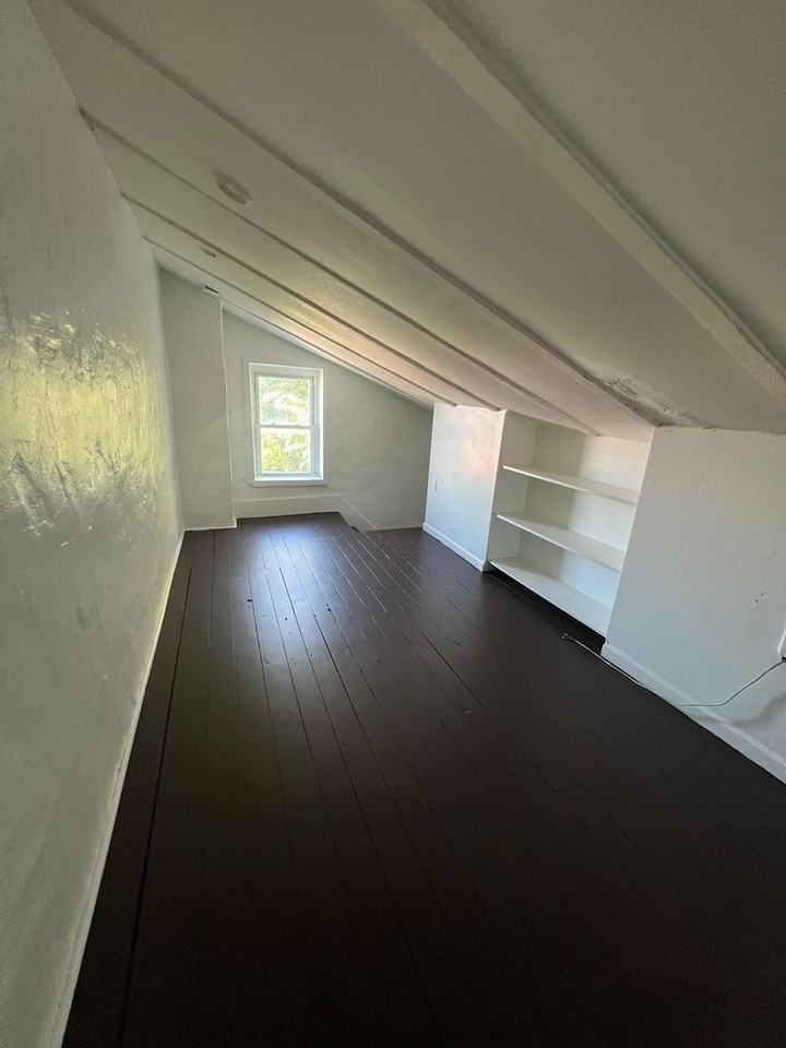 857 E Market St - Photo 5 of 15