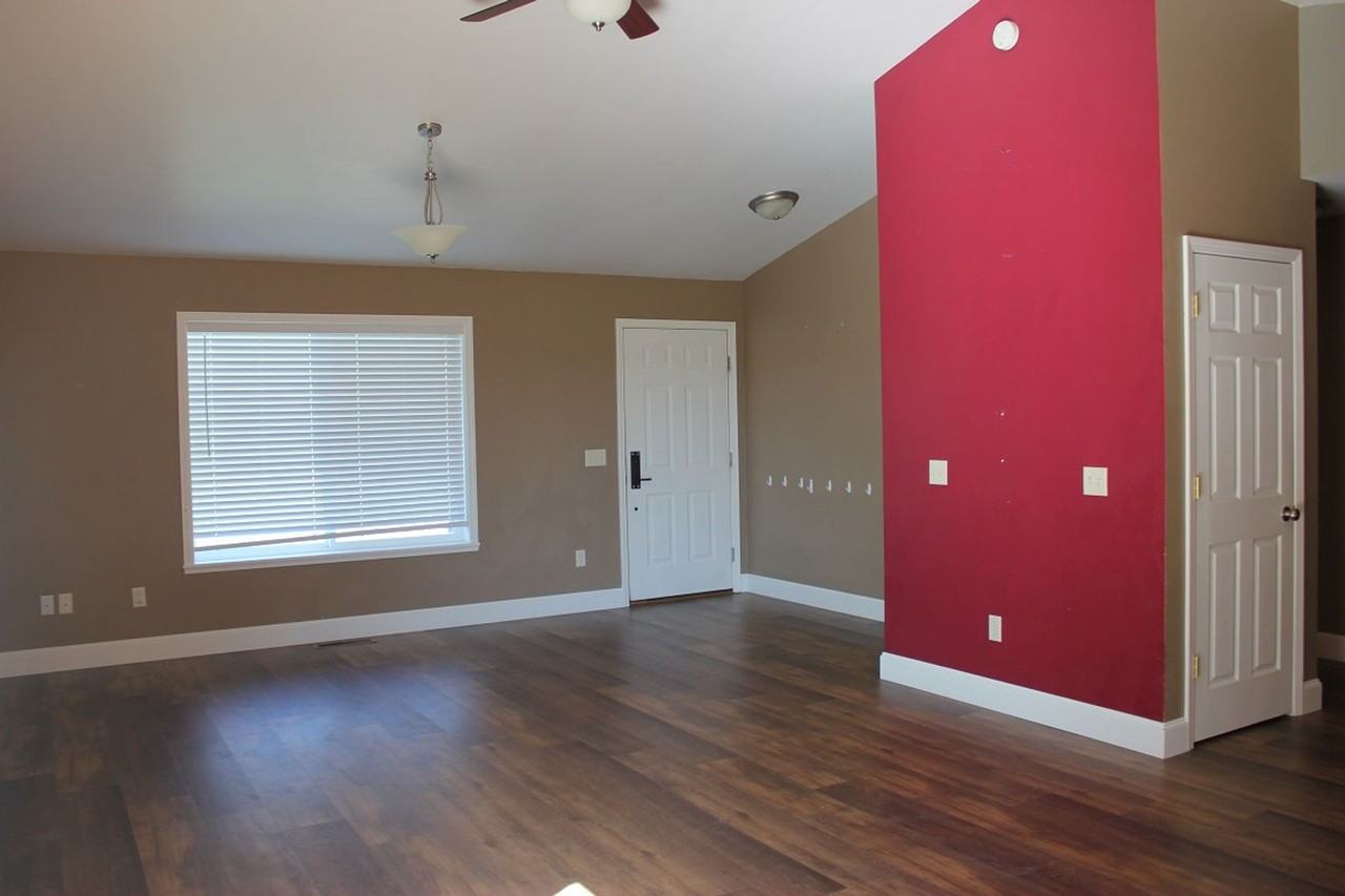 1110 Ridgeview Trl - Photo 2 of 17
