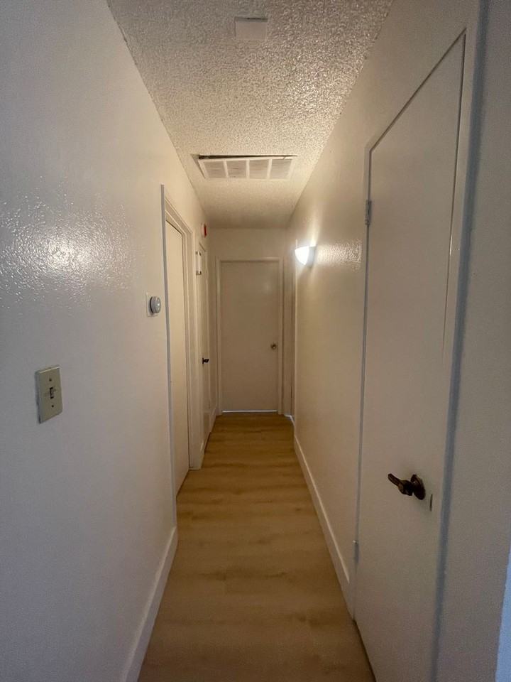 1221 N Peach Ave - Photo 7 of 20