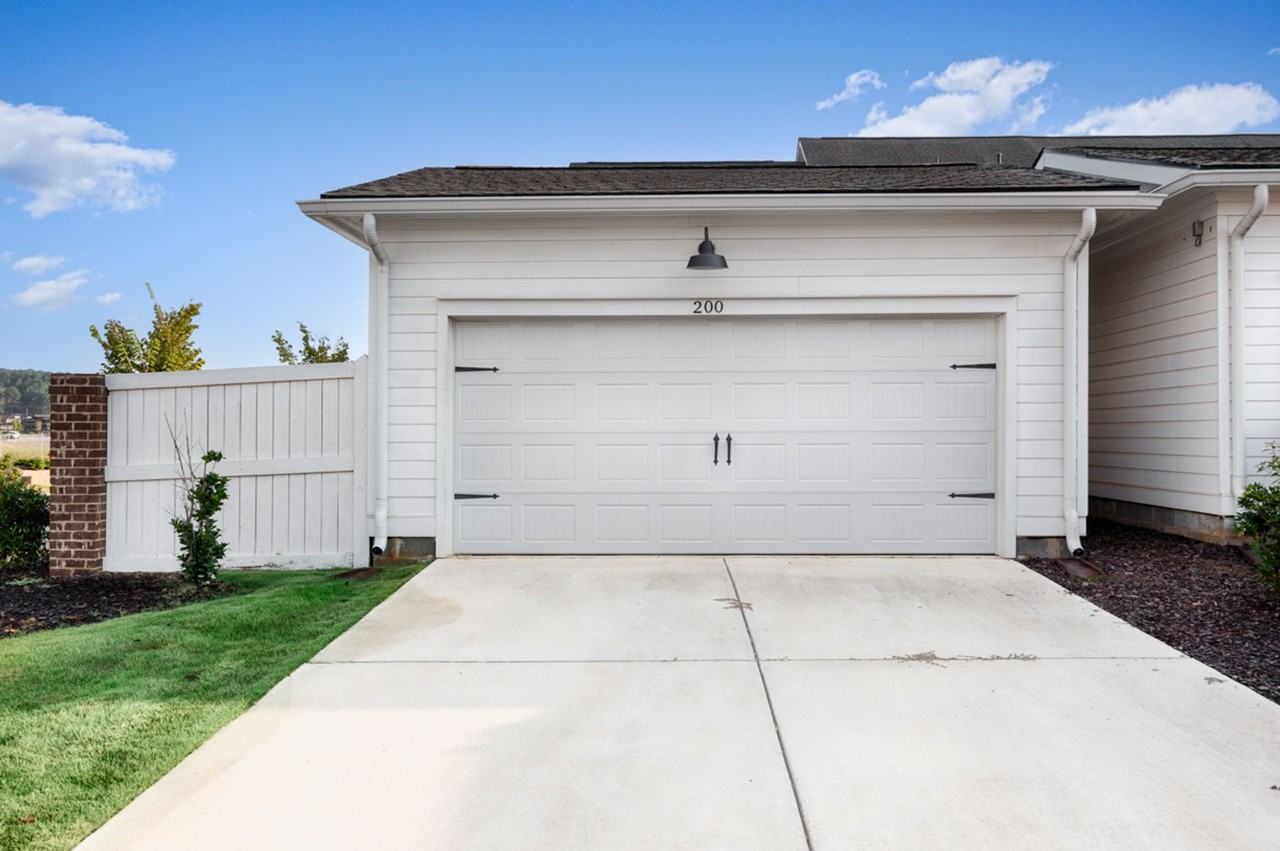 200 St Louis St - Photo 7 of 42