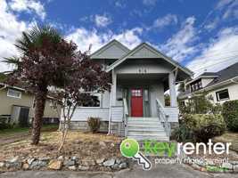 featured image of 916 S Lawrence St