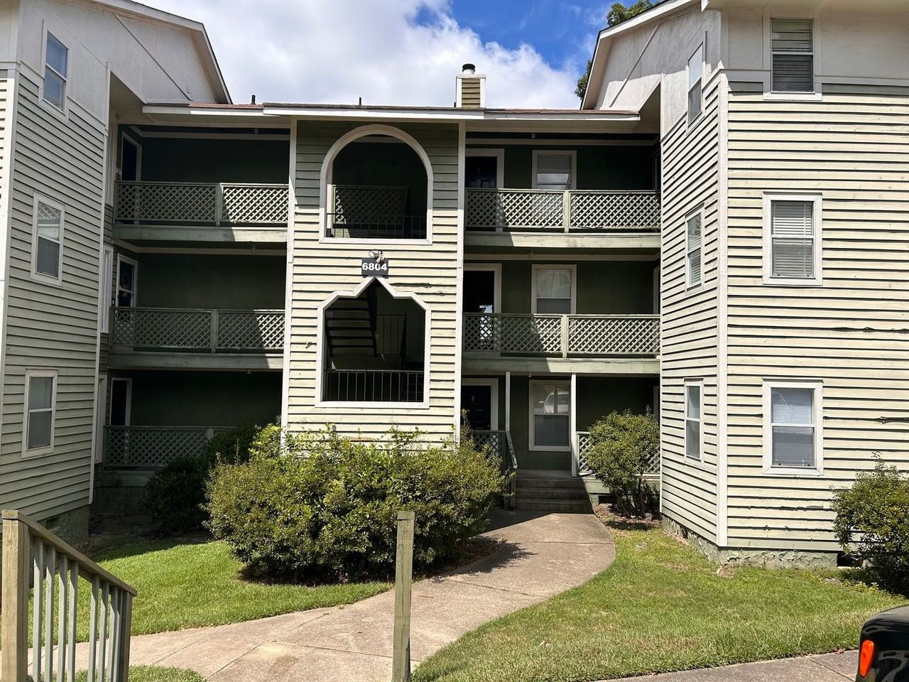 6804 Willowbrook Drive