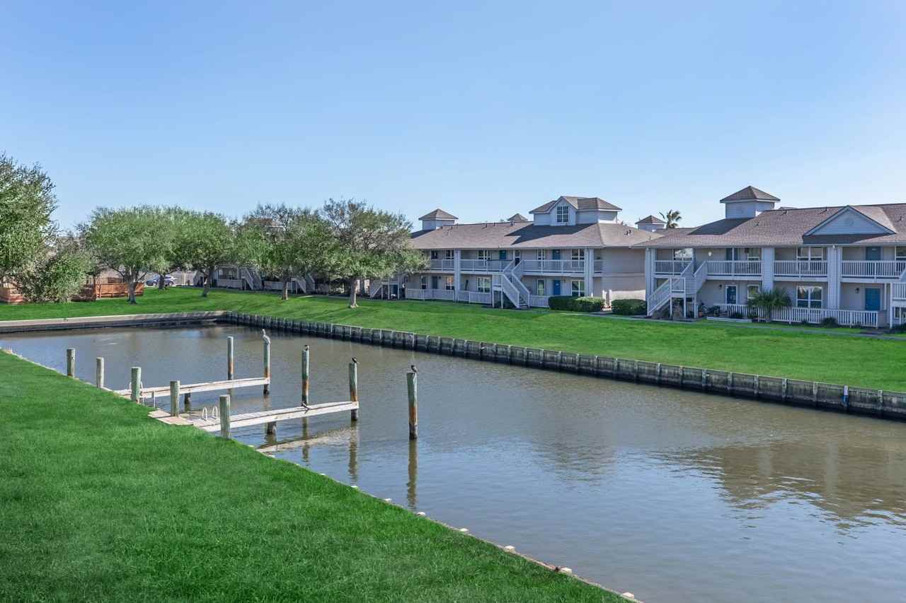 Island Bay - Photo 2 of 18