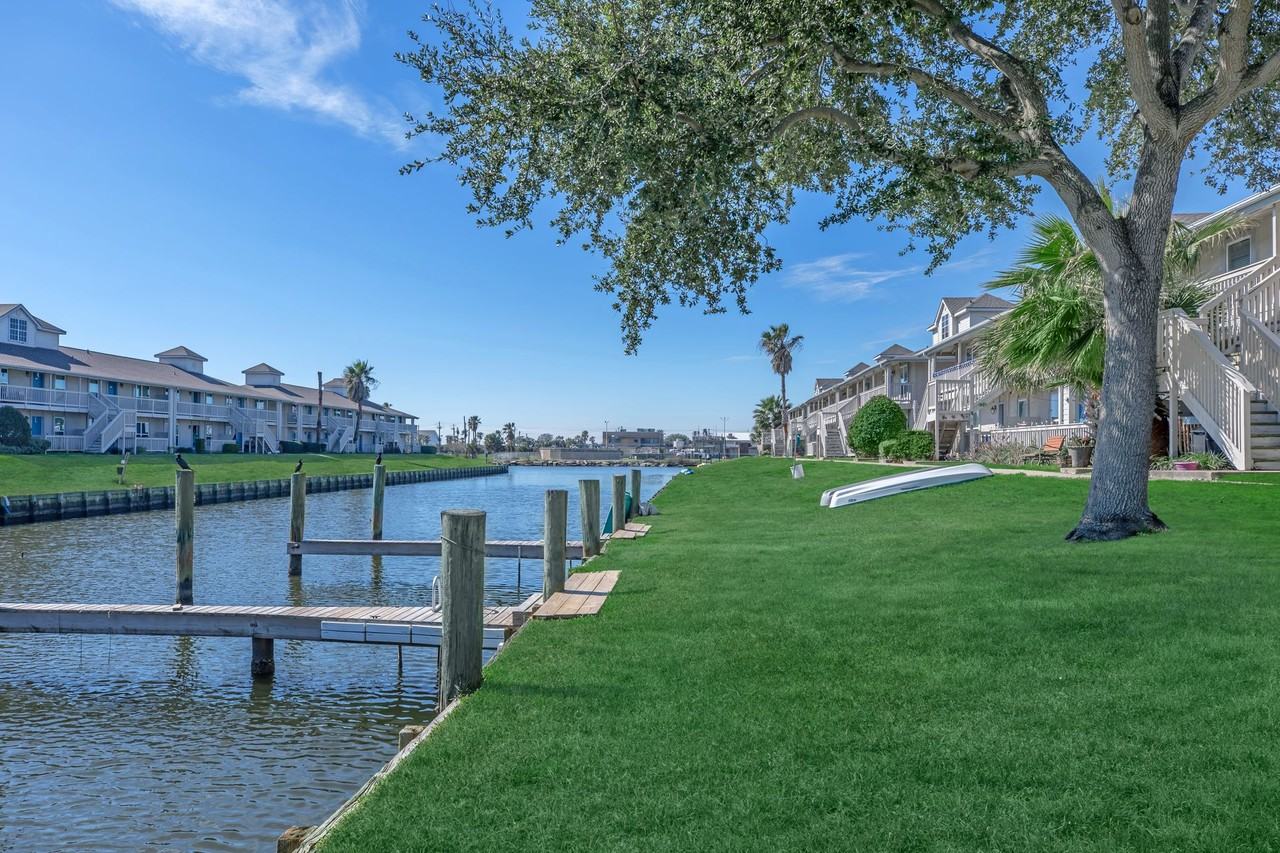 Island Bay - Photo 3 of 18