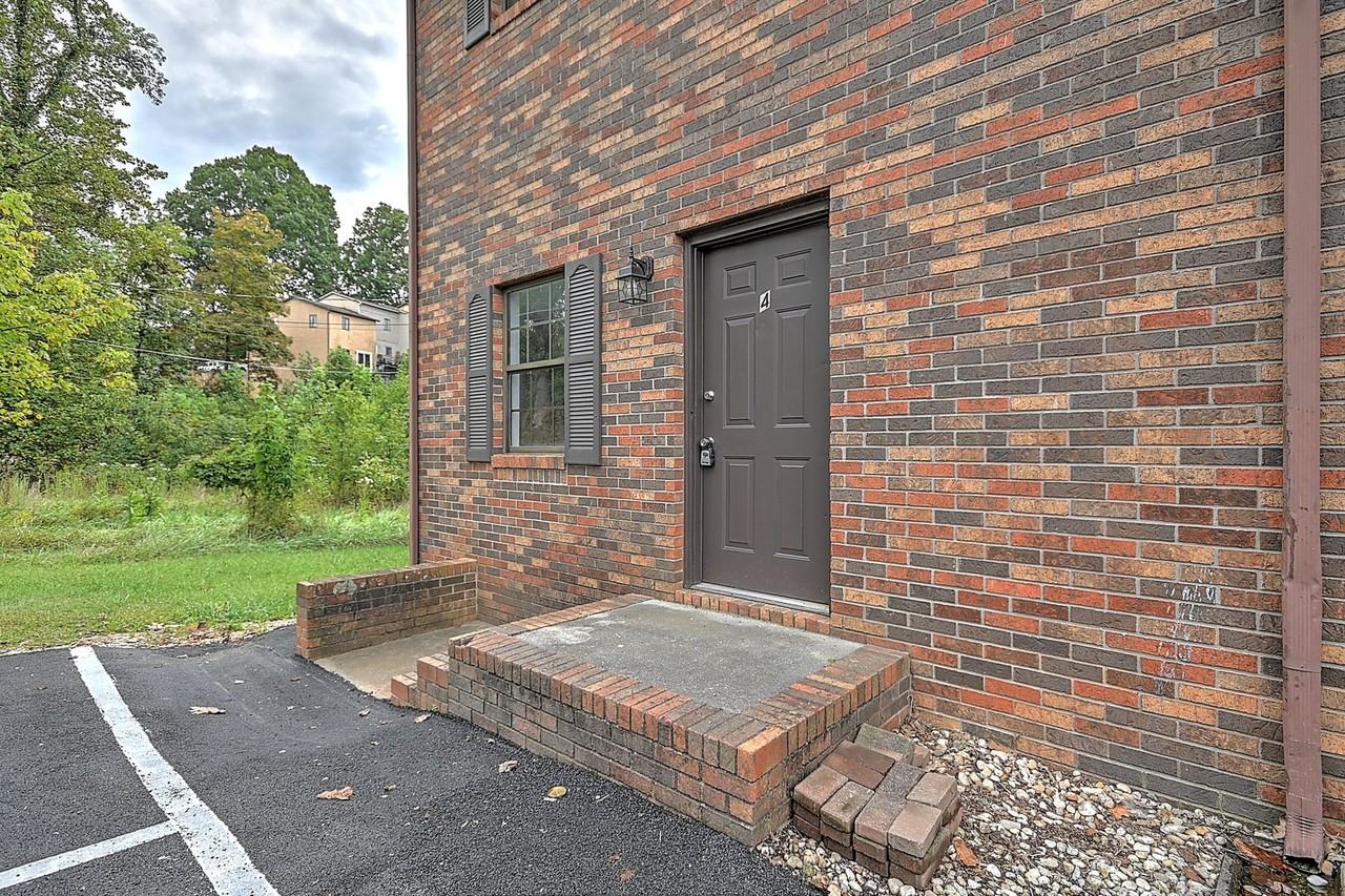 182 Hart Road - Photo 4 of 30