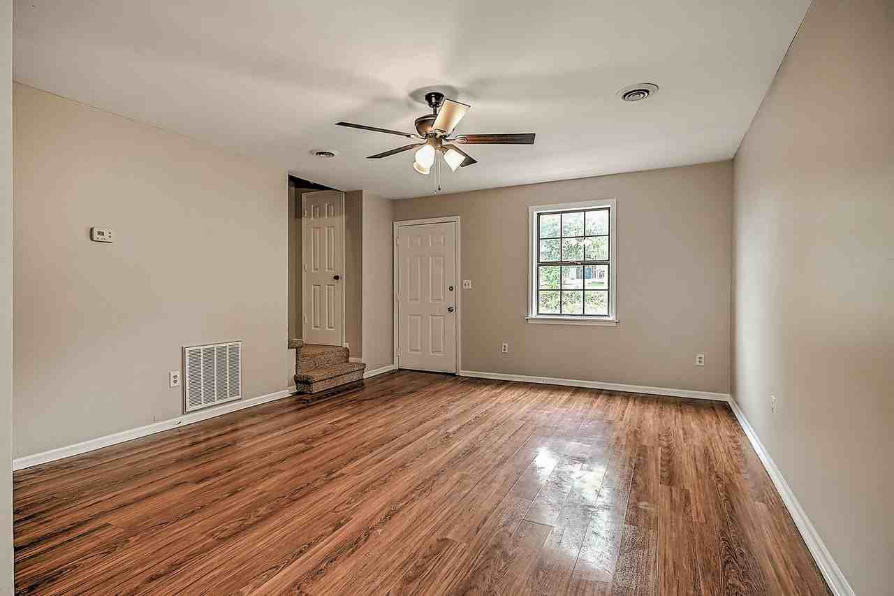 182 Hart Road - Photo 7 of 30