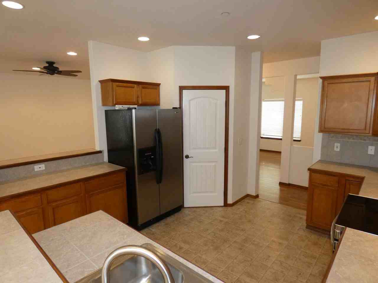2513 Rolling Hills Ct - Photo 3 of 29