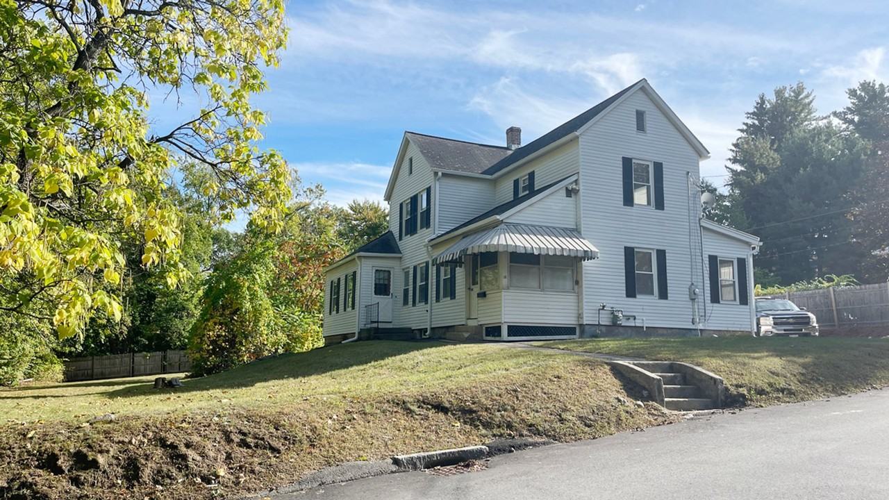 18 Holman Ave - Photo 4 of 50