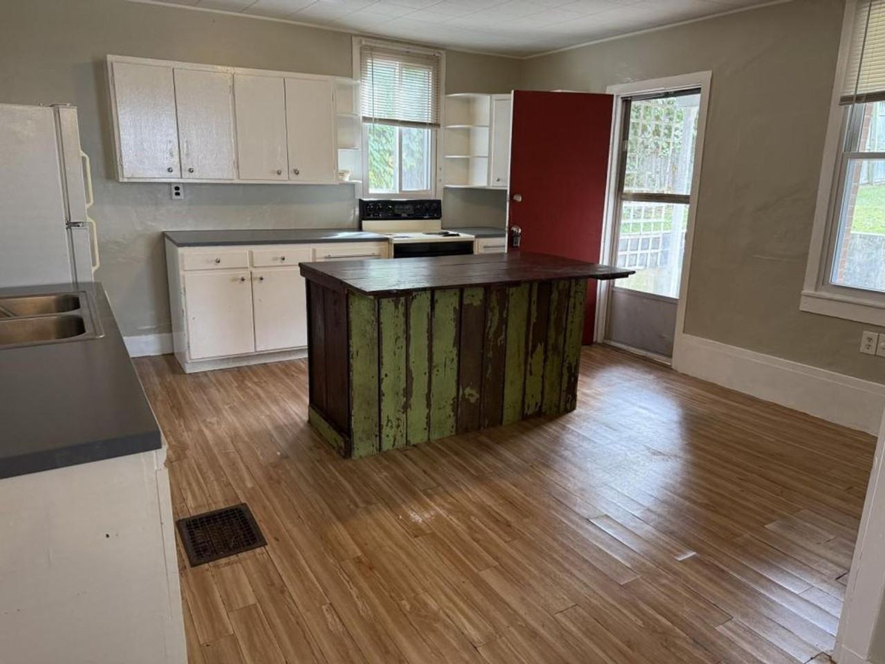 33 N 5th St - Photo 2 of 25