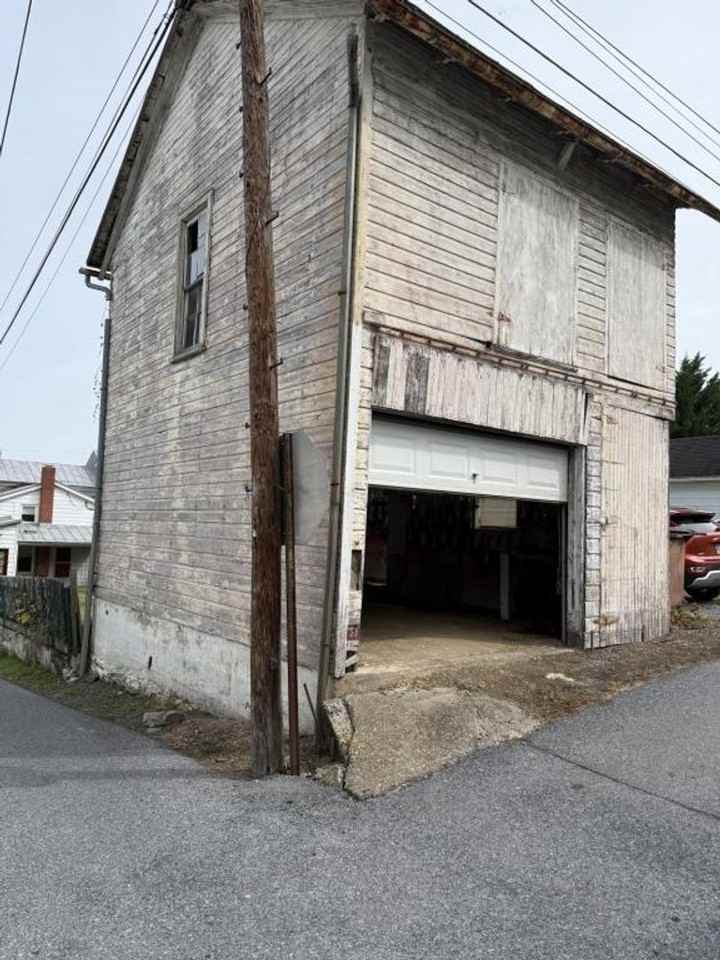 33 N 5th St - Photo 3 of 25