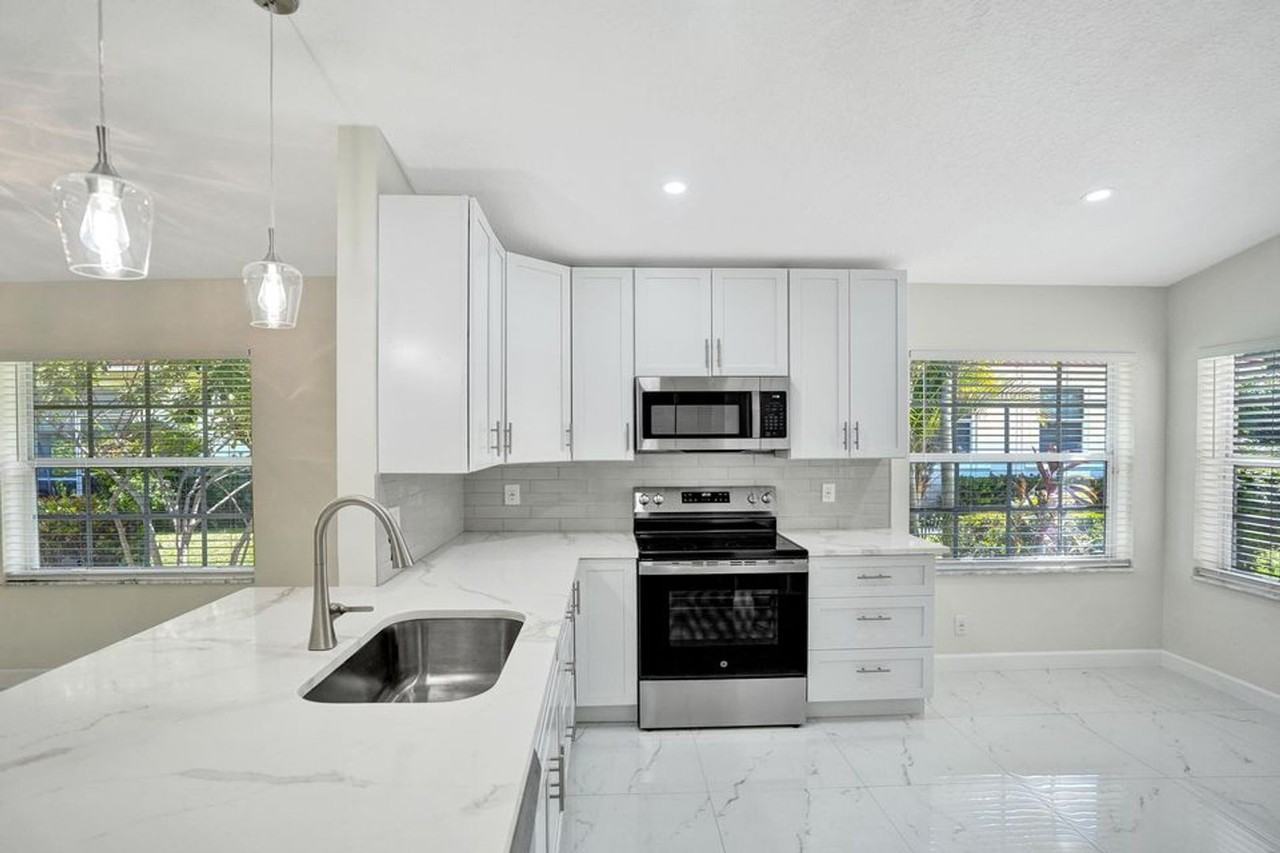 5033 S La Sedona Cir - Photo 3 of 30