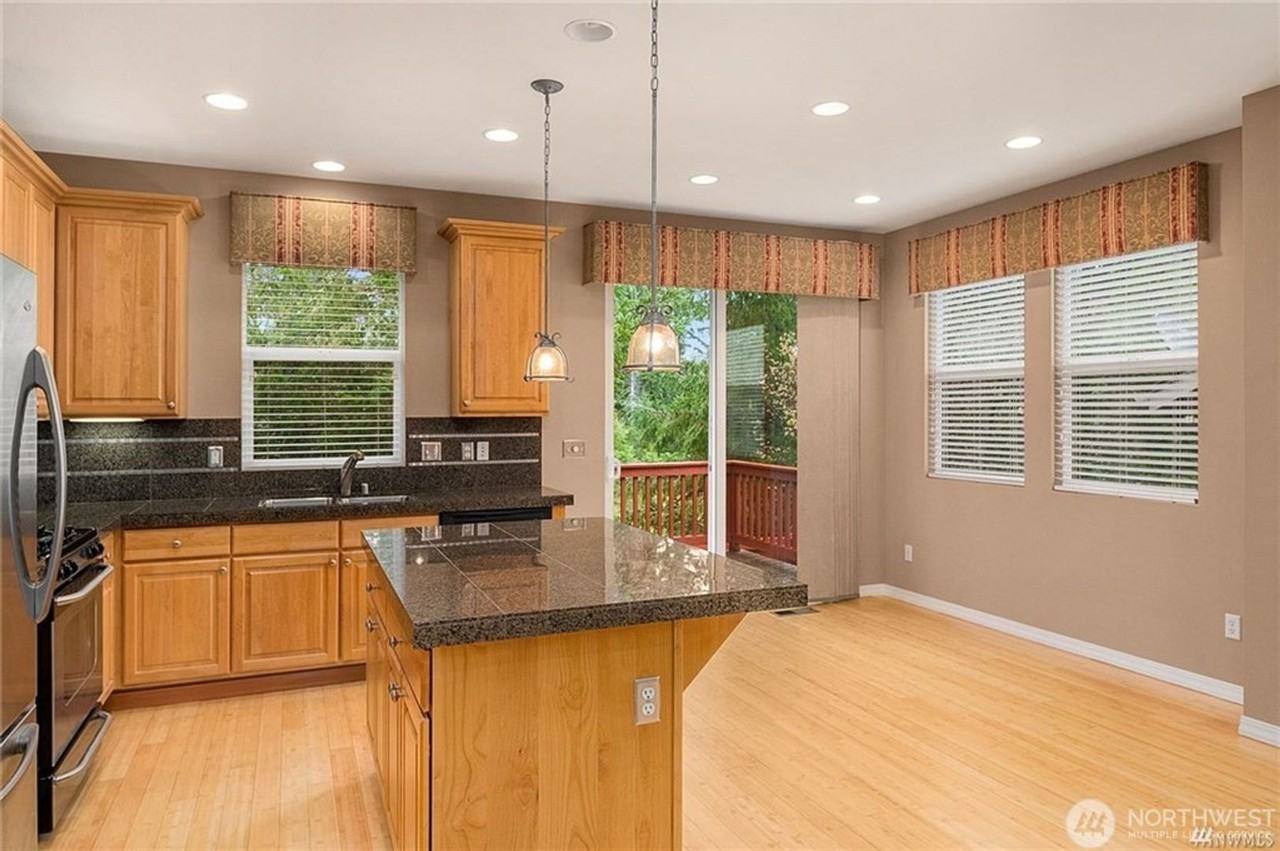 22826 Ne 132nd Pl - Photo 3 of 15