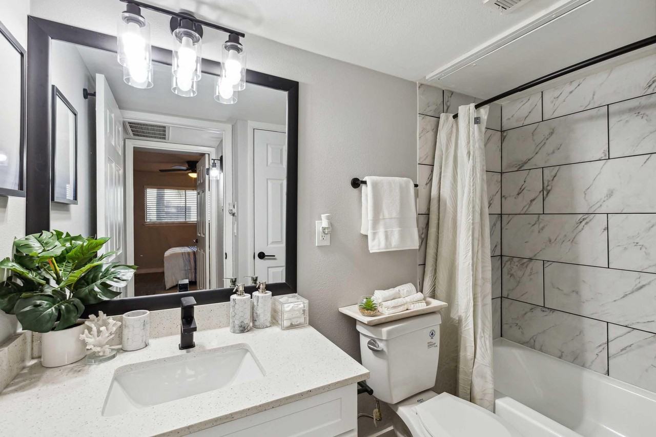 Regal Oaks Dr & Meadow Rd #1121 - Photo 7 of 17