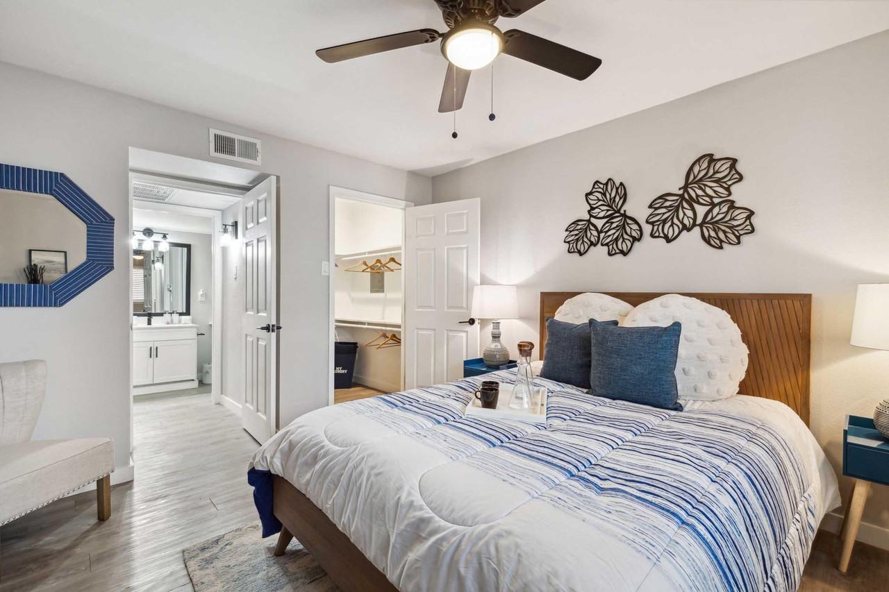 Regal Oaks Dr & Meadow Rd #1121 - Photo 7 of 22