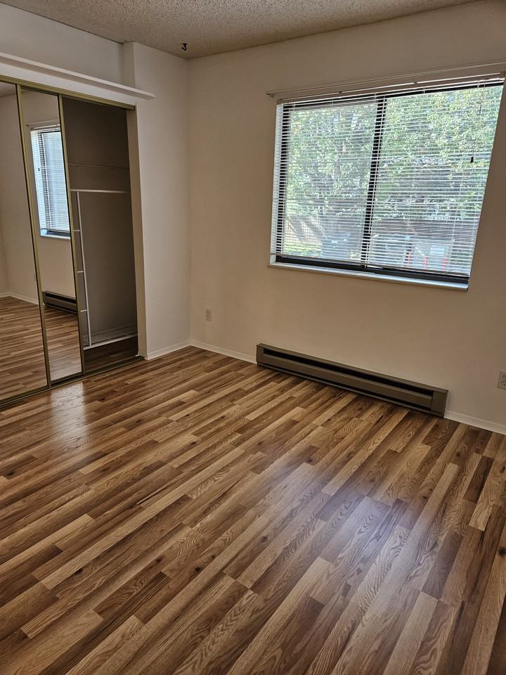 925 Columbia Rd #421 - Photo 3 of 18