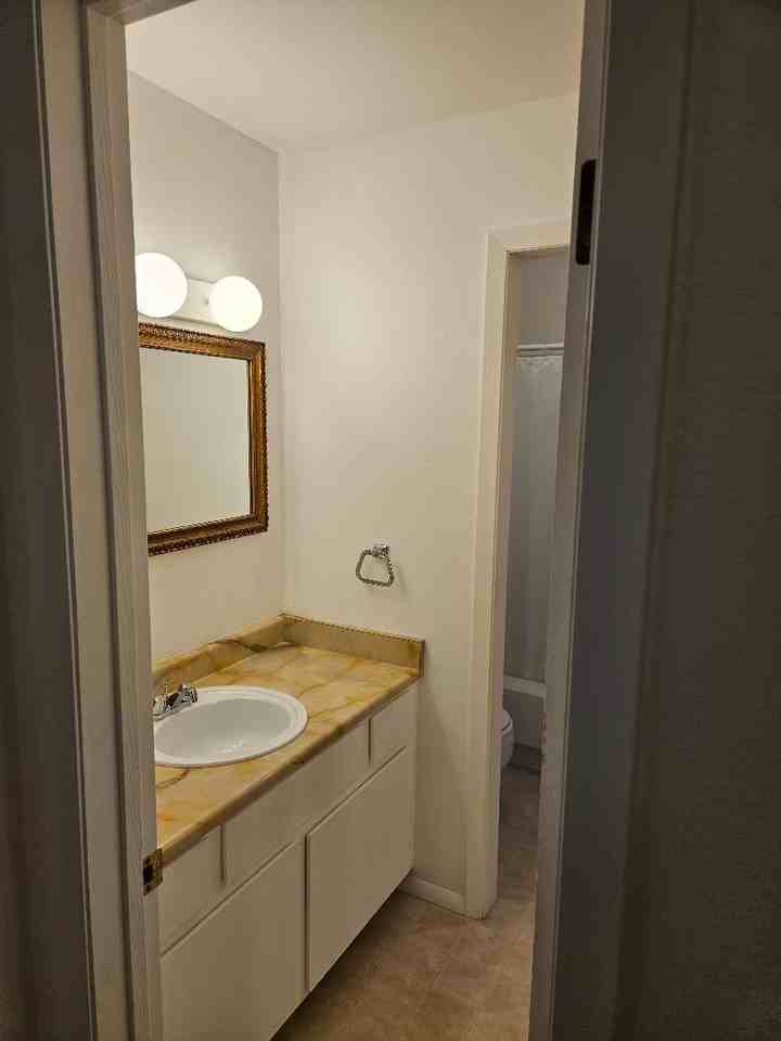 925 Columbia Rd #421 - Photo 7 of 18