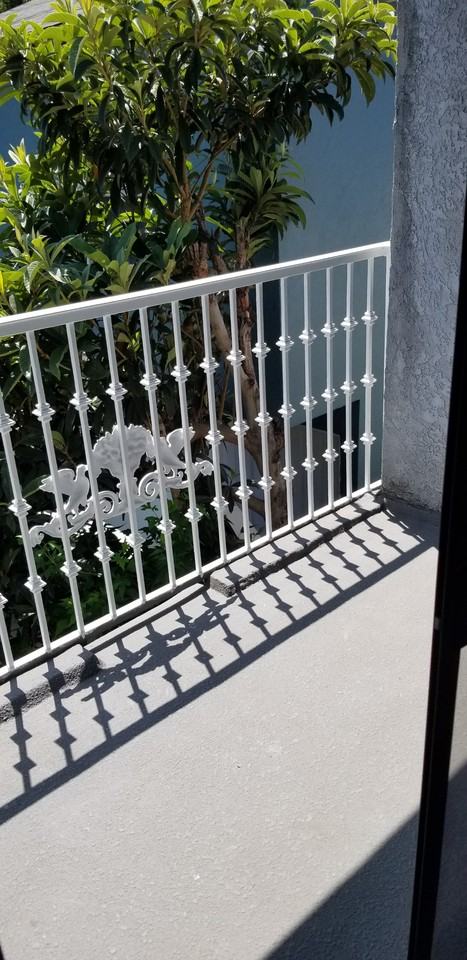 1436 E 8th St #A - Photo 4 of 17