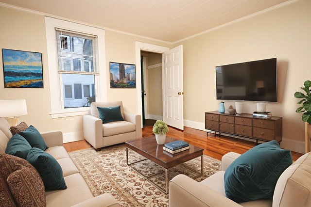 32 Sheppard Ave #32 - Photo 3 of 14